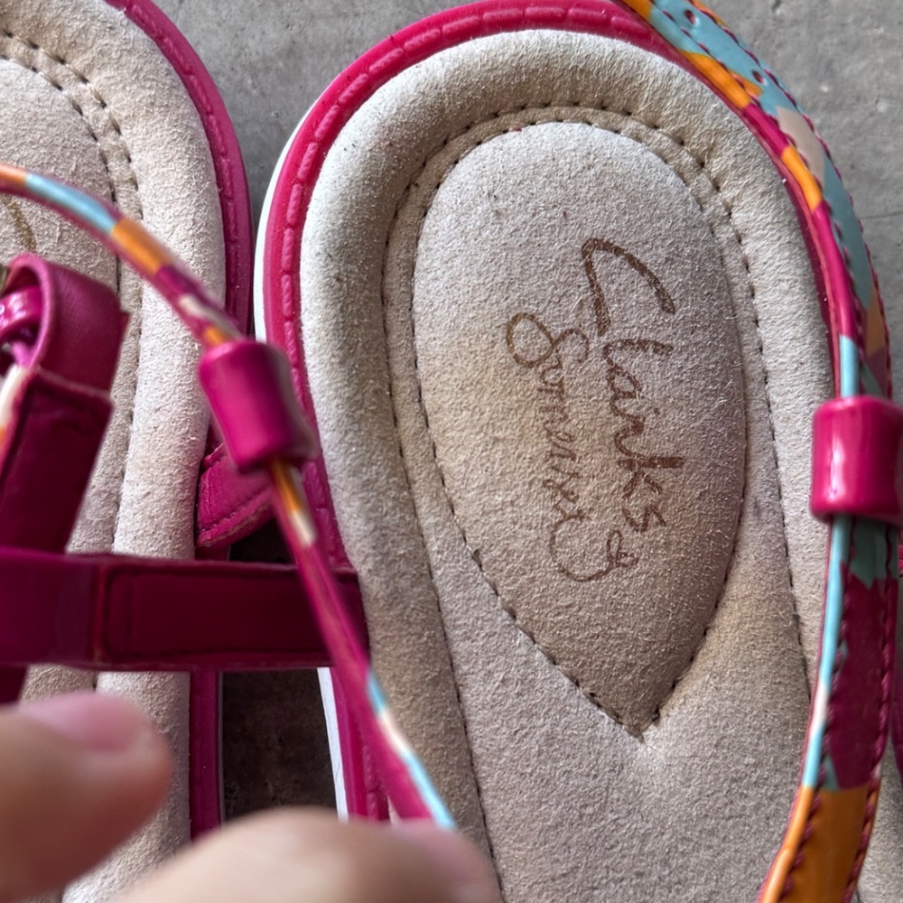 Clarks Slippers - Picture 2 of 3